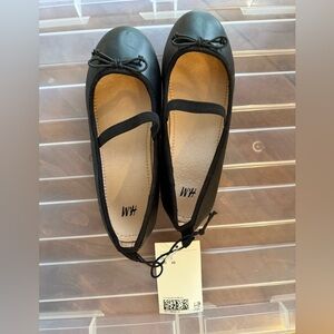 Black Ballet Flats